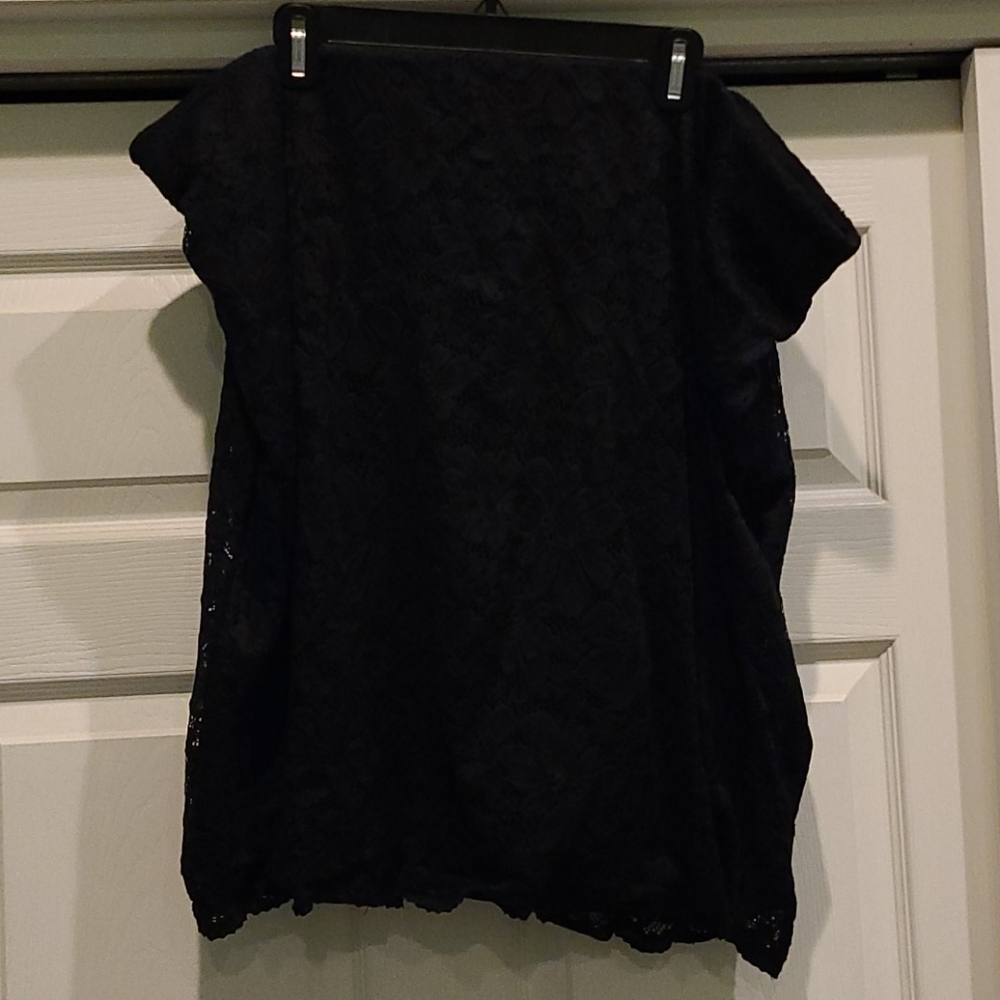 Lace skirt